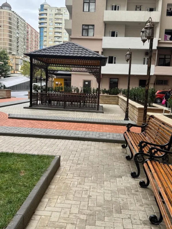Satılır 3 otaqlı mənzil 138 m²