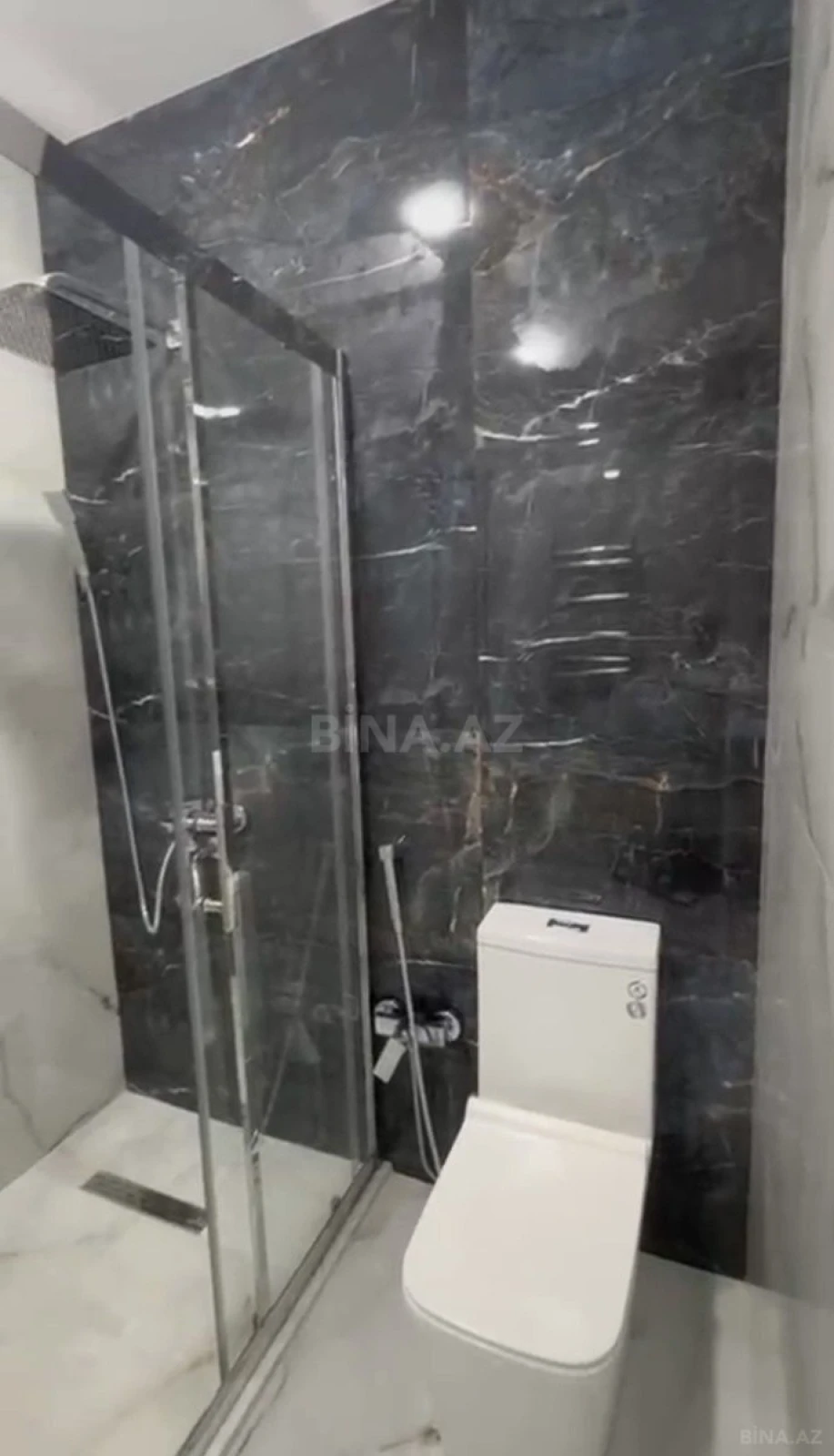 Satılır 3 otaqlı mənzil 138 m²