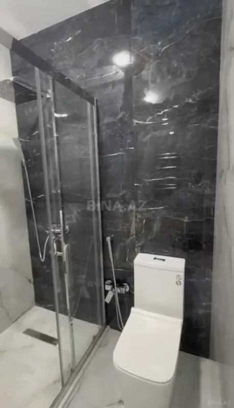 Satılır 3 otaqlı mənzil 138 m²