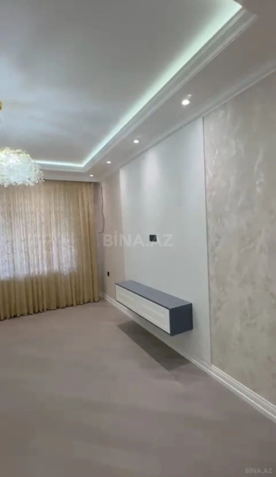 Satılır 3 otaqlı mənzil 138 m²