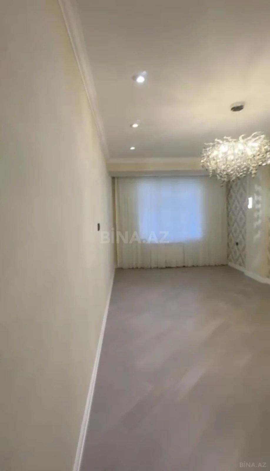 Satılır 3 otaqlı mənzil 138 m²