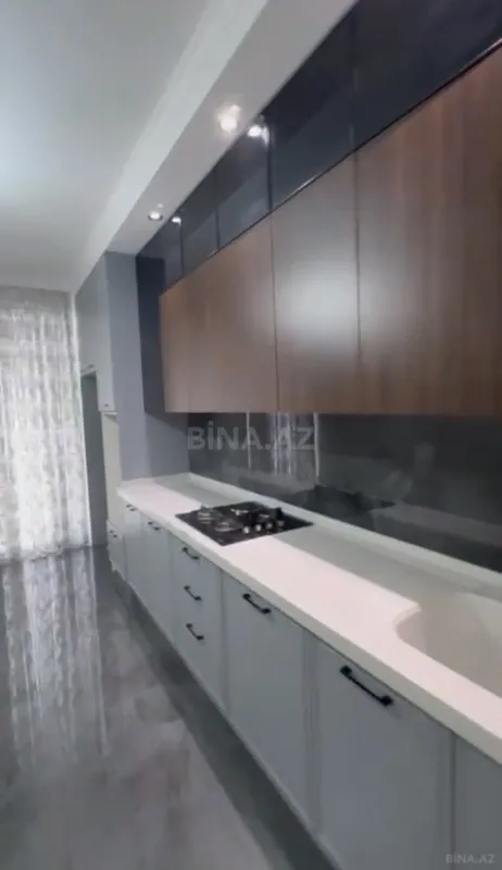 Satılır 3 otaqlı mənzil 138 m²