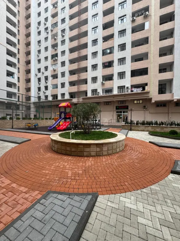 Satılır 3 otaqlı mənzil 138 m²