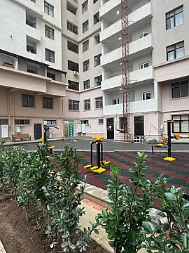 Satılır 3 otaqlı mənzil 138 m²