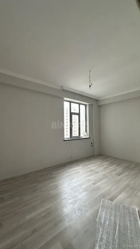 Satılır 2 otaqlı mənzil 75 m²
