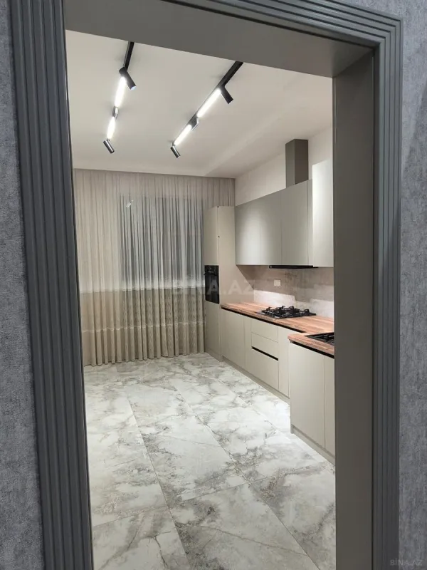 Kirayə verilir 2 otaqlı mənzil 94 m²
