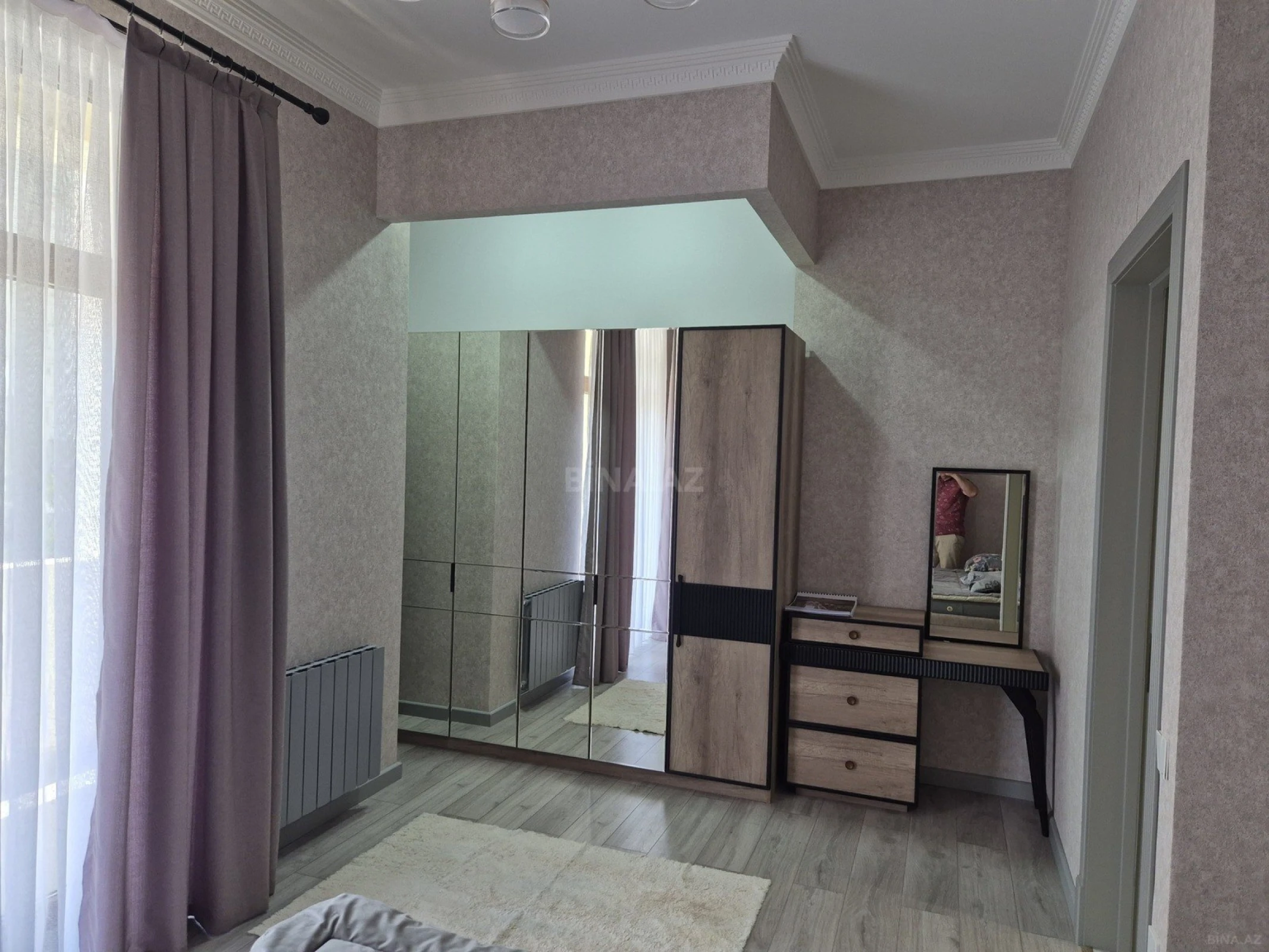 Kirayə verilir 2 otaqlı mənzil 94 m²