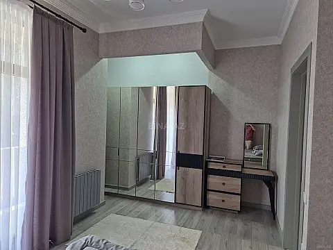 Kirayə verilir 2 otaqlı mənzil 94 m²