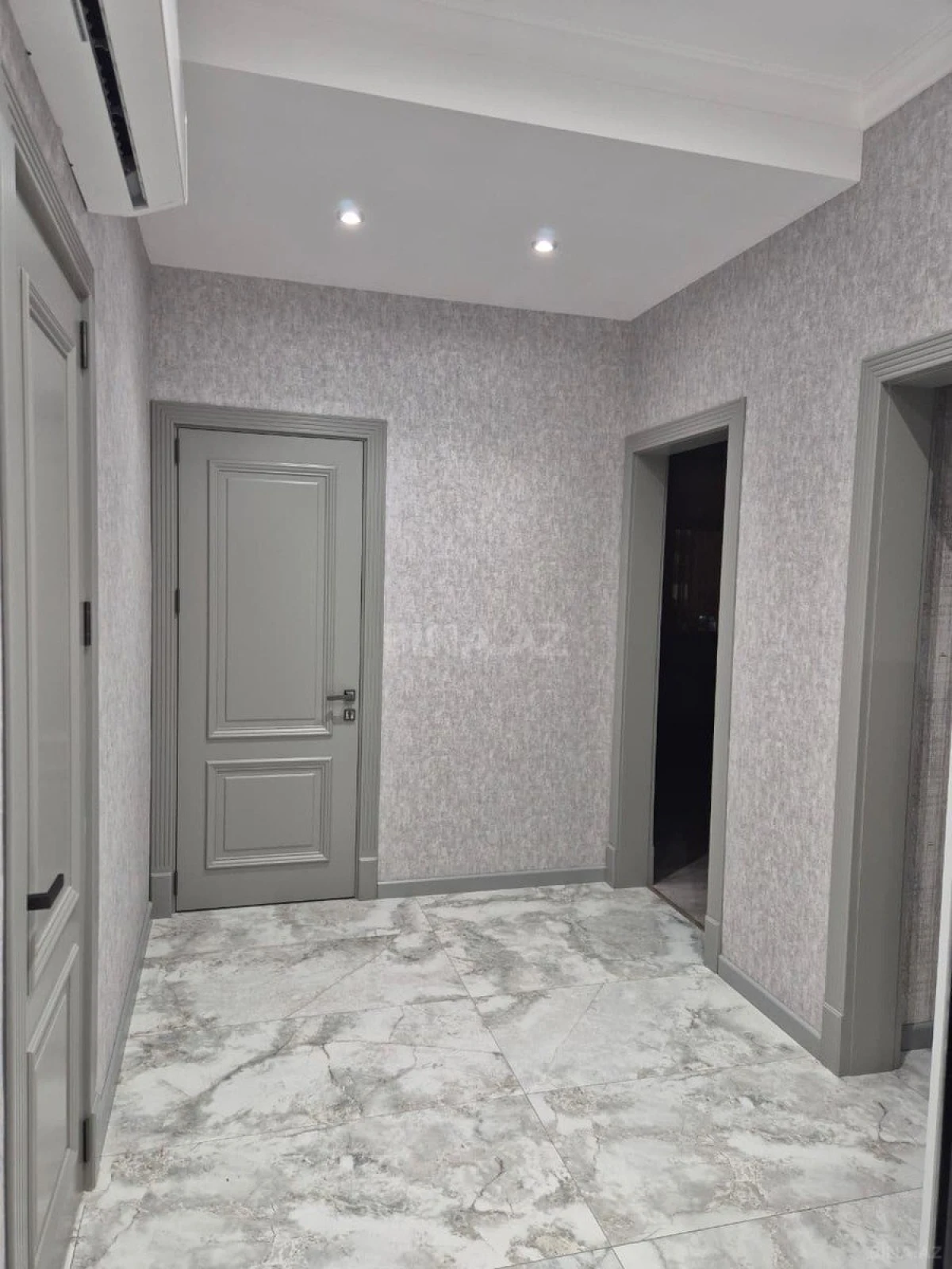 Kirayə verilir 2 otaqlı mənzil 94 m²