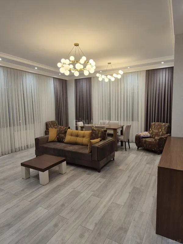 Kirayə verilir 2 otaqlı mənzil 94 m²