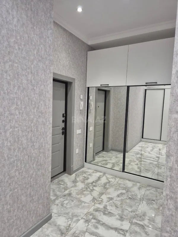 Kirayə verilir 2 otaqlı mənzil 94 m²