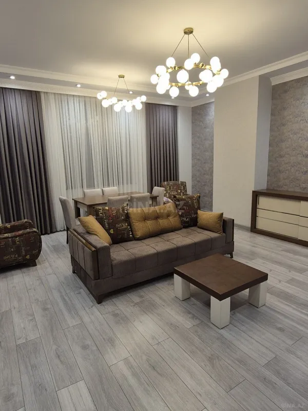 Kirayə verilir 2 otaqlı mənzil 94 m²