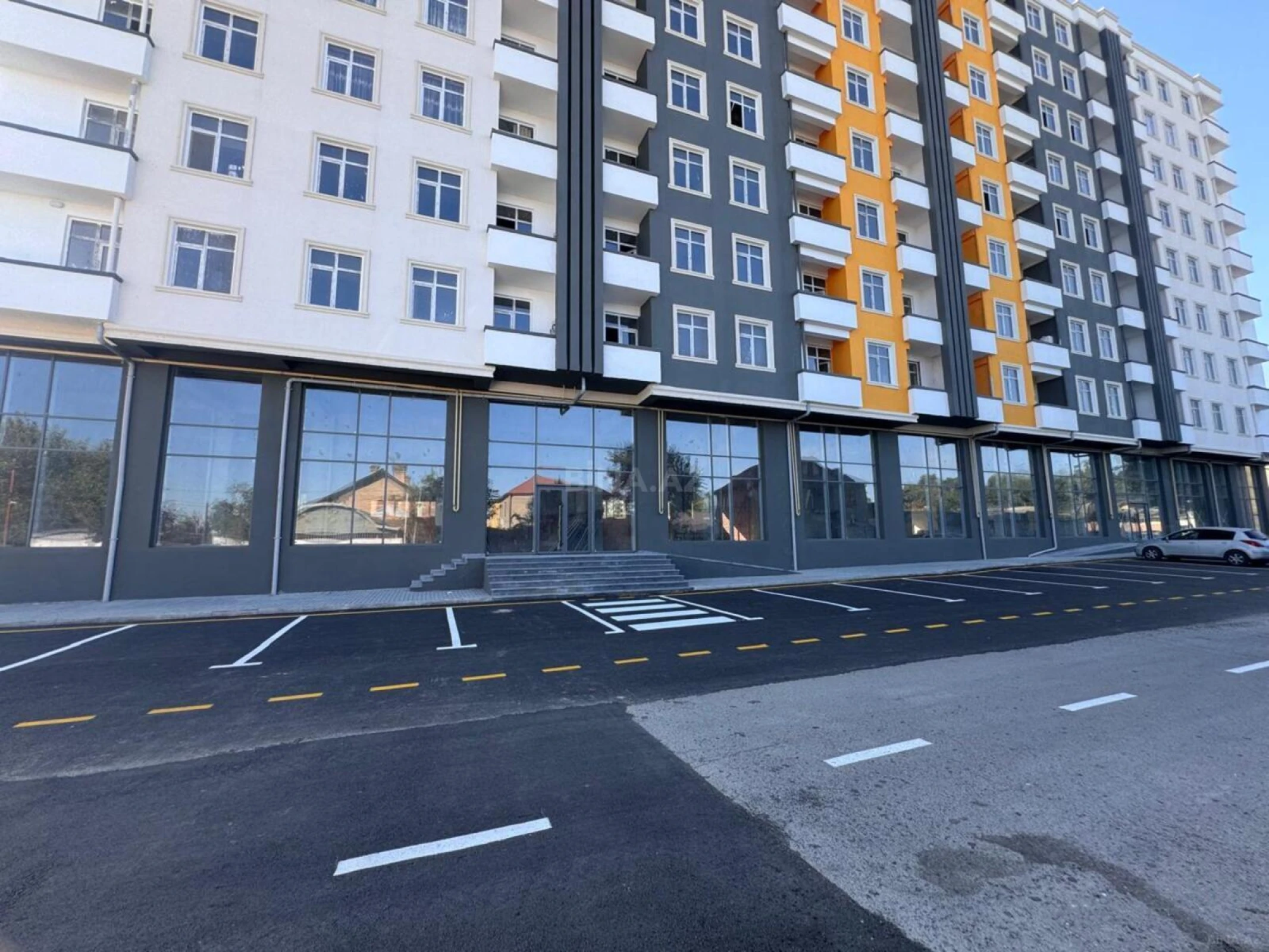 Satılır obyekt 1100 m²