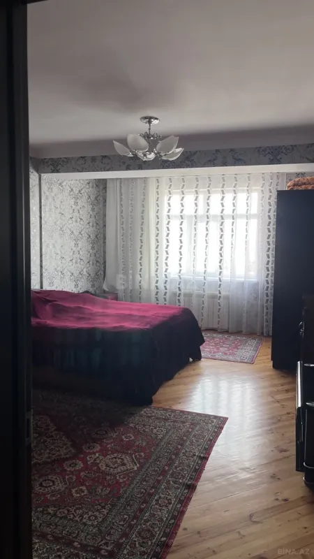 Satılır 3 otaqlı mənzil 140 m²