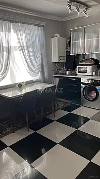 Satılır 3 otaqlı mənzil 140 m²