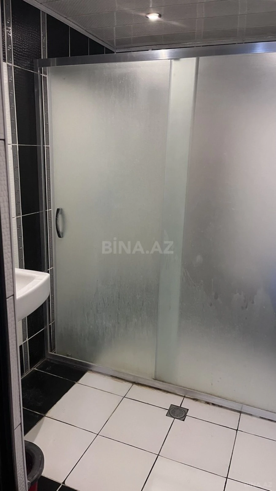 Satılır 3 otaqlı mənzil 140 m²