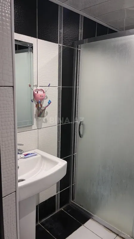 Satılır 3 otaqlı mənzil 140 m²
