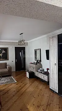 Satılır 3 otaqlı mənzil 140 m²