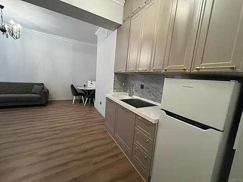 Kirayə verilir 2 otaqlı mənzil 75 m²