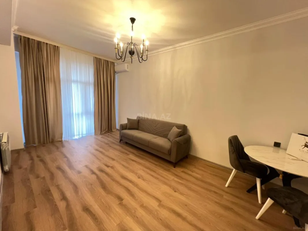 Kirayə verilir 2 otaqlı mənzil 75 m²
