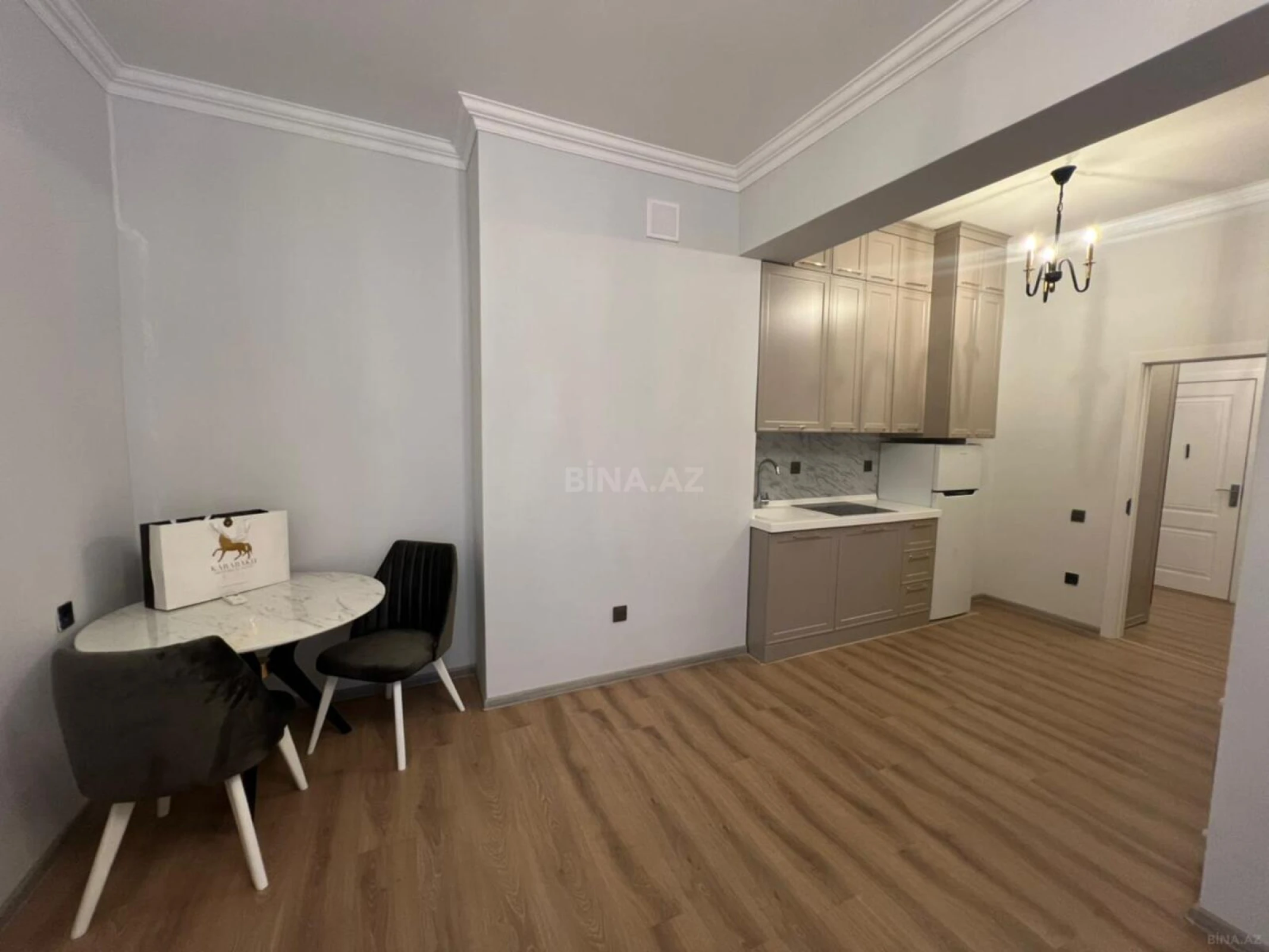 Kirayə verilir 2 otaqlı mənzil 75 m²