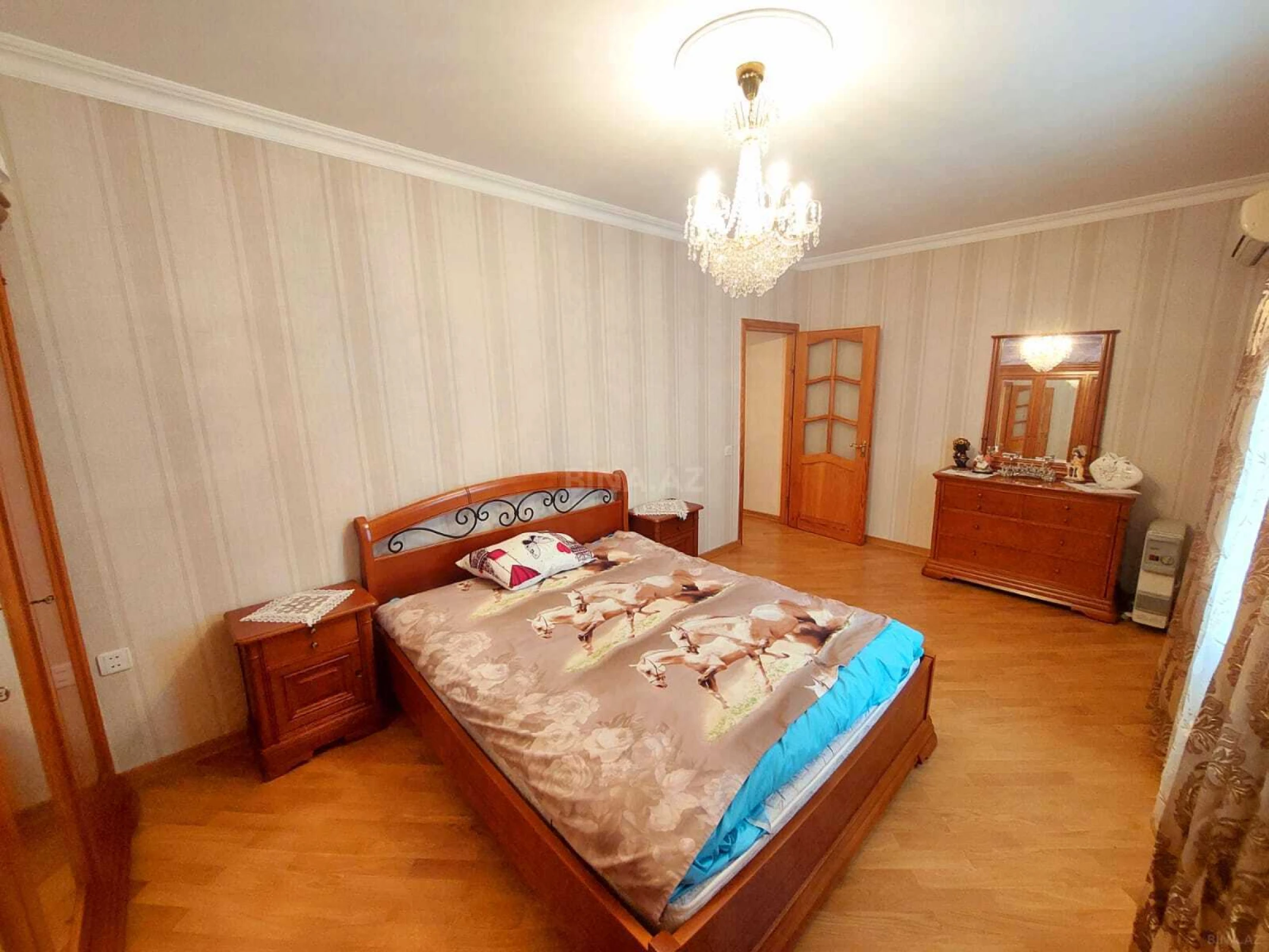 Satılır 2 otaqlı mənzil 70 m²