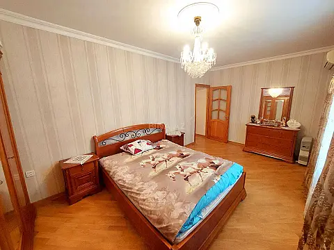 Satılır 2 otaqlı mənzil 70 m²