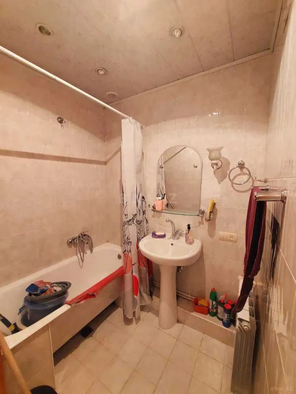 Satılır 2 otaqlı mənzil 70 m²