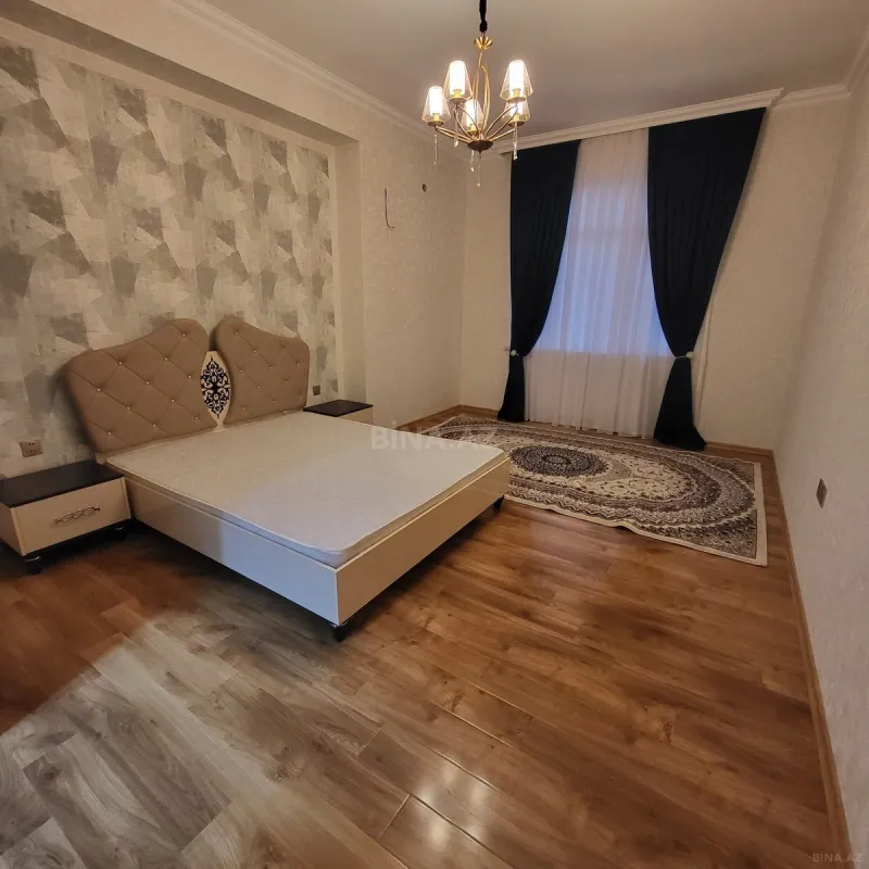 Satılır 3 otaqlı mənzil 141 m²