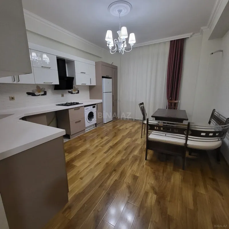 Satılır 3 otaqlı mənzil 141 m²