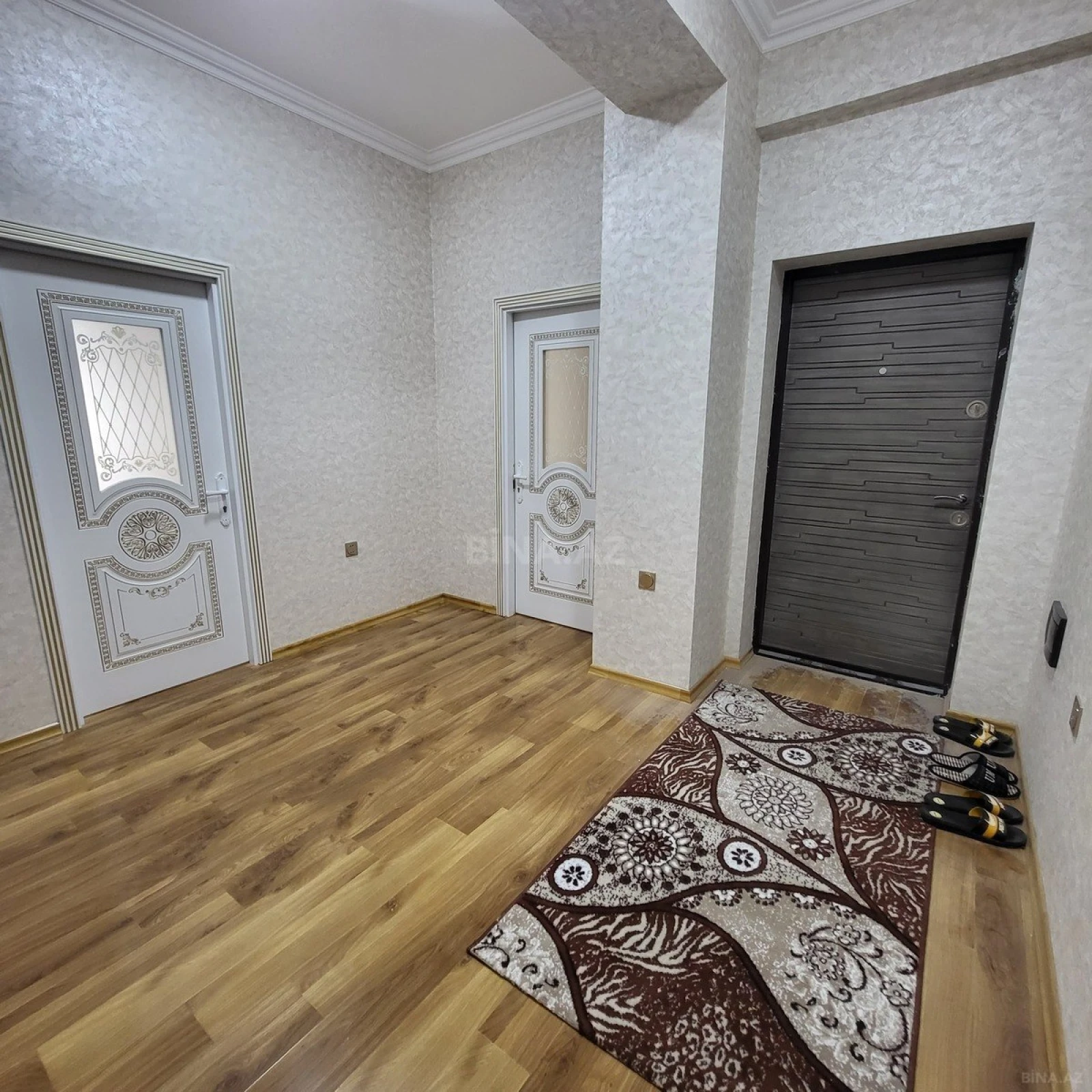 Satılır 3 otaqlı mənzil 141 m²