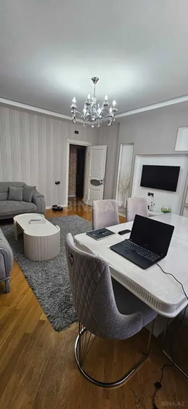Satılır 3 otaqlı mənzil 98 m²