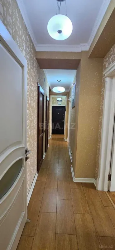 Satılır 3 otaqlı mənzil 98 m²