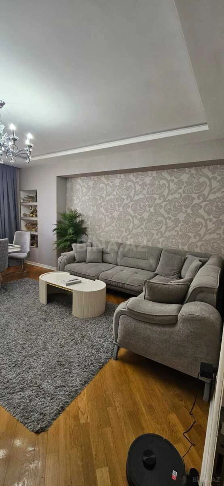 Satılır 3 otaqlı mənzil 98 m²