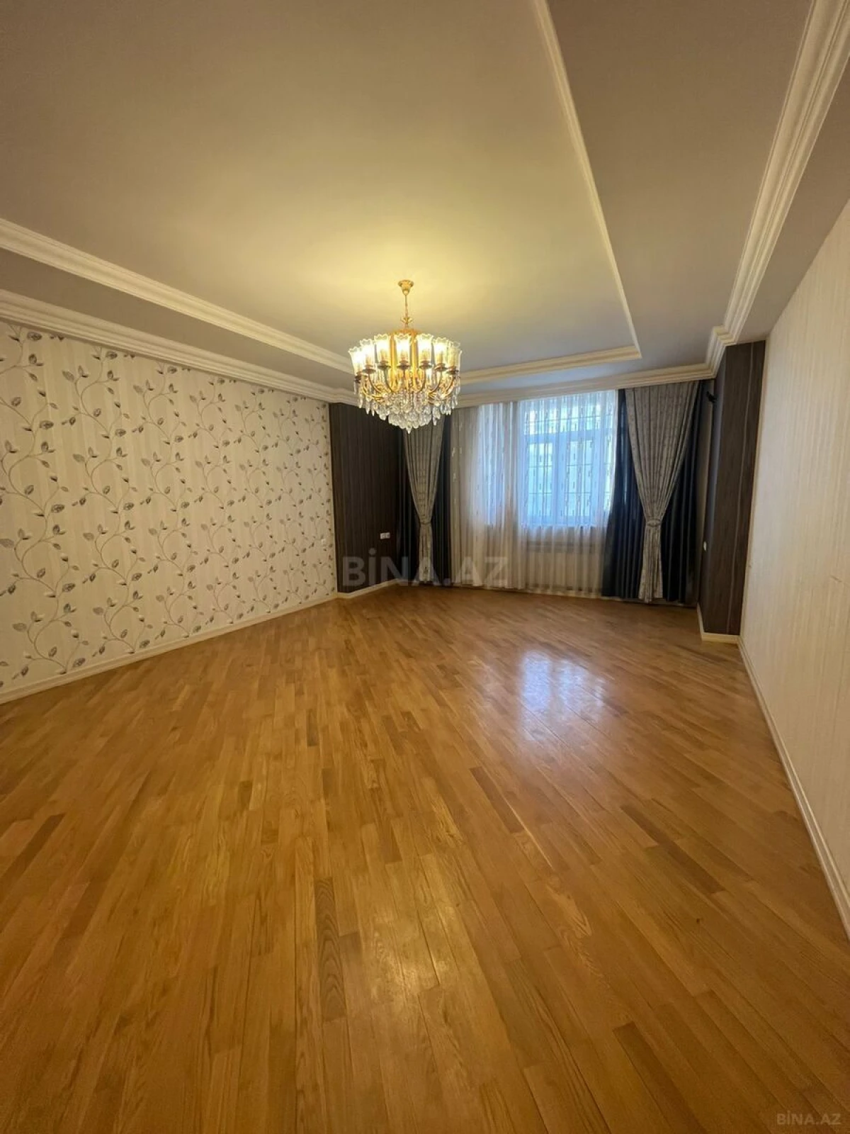 Kirayə verilir 3 otaqlı mənzil 160 m²