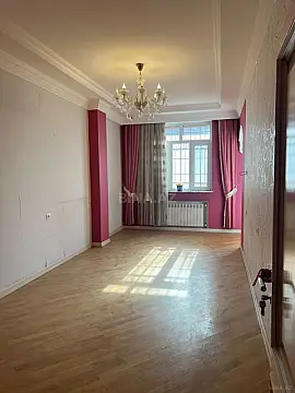 Kirayə verilir 3 otaqlı mənzil 160 m²