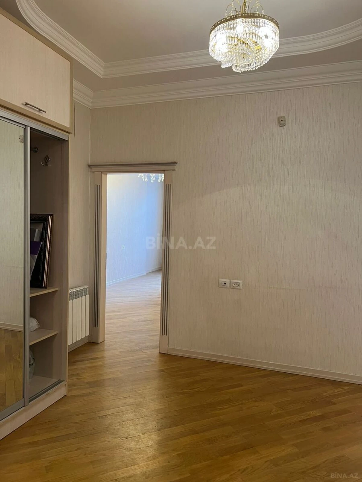 Kirayə verilir 3 otaqlı mənzil 160 m²