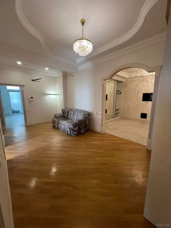Kirayə verilir 3 otaqlı mənzil 160 m²