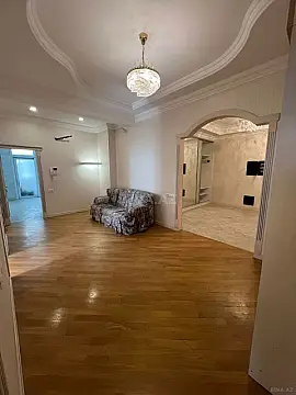 Kirayə verilir 3 otaqlı mənzil 160 m²