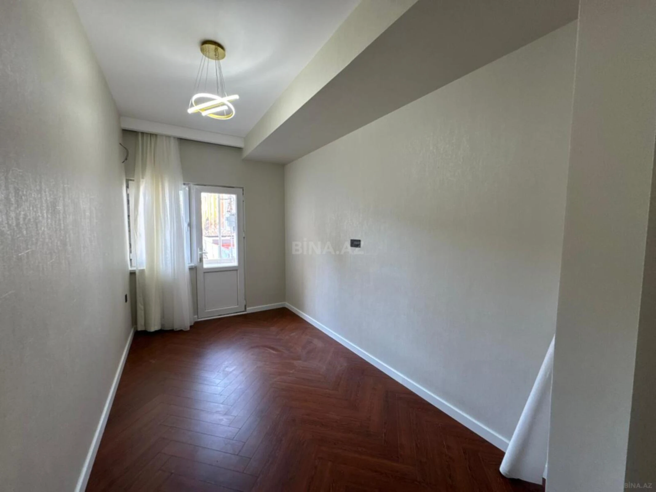 Satılır 2 otaqlı mənzil 53 m²