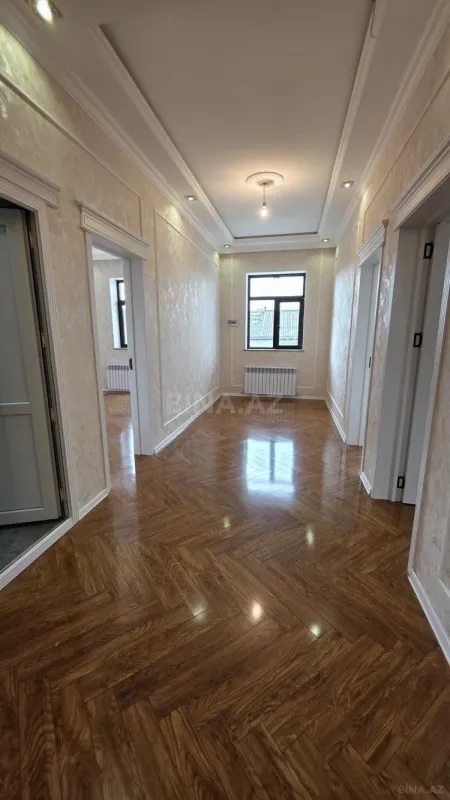 Satılır 6 otaqlı həyət evi 230 m²