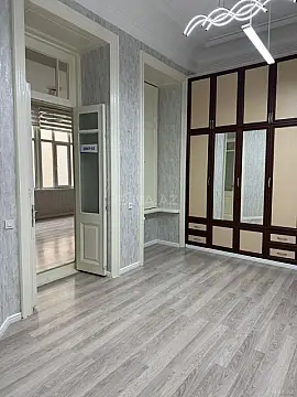 Kirayə verilir 3 otaqlı ofis 150 m²