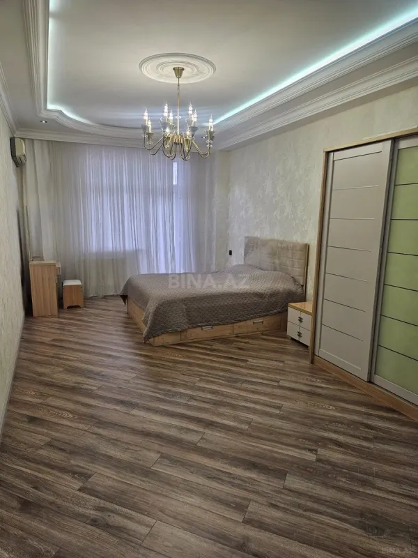 Kirayə verilir 3 otaqlı mənzil 145 m²