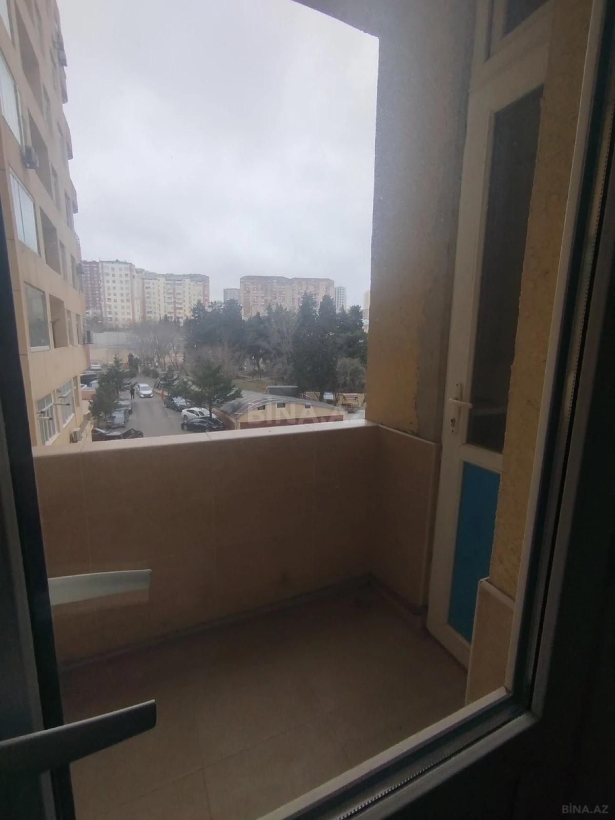 Kirayə verilir 2 otaqlı mənzil 75 m²