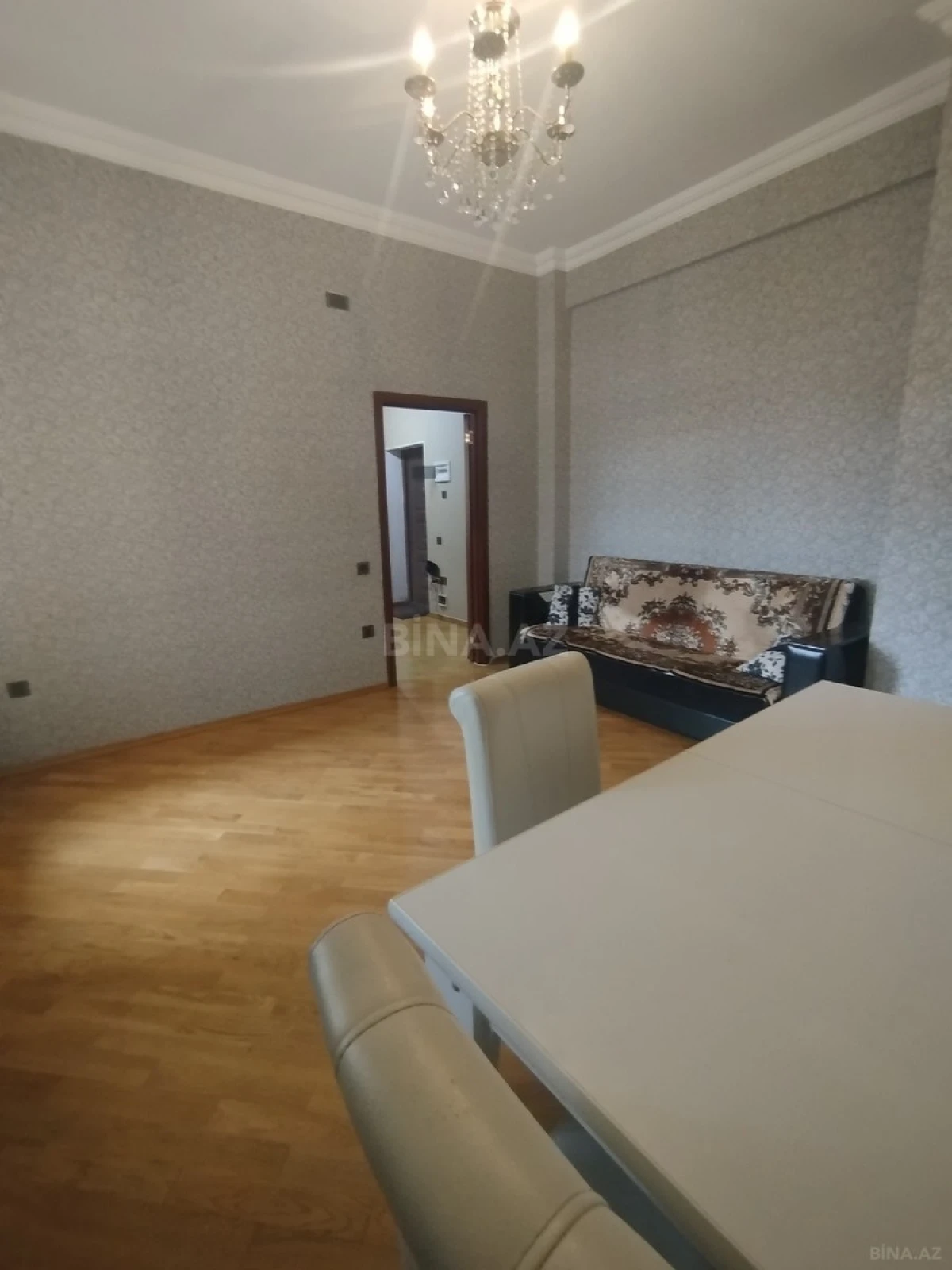 Kirayə verilir 2 otaqlı mənzil 75 m²