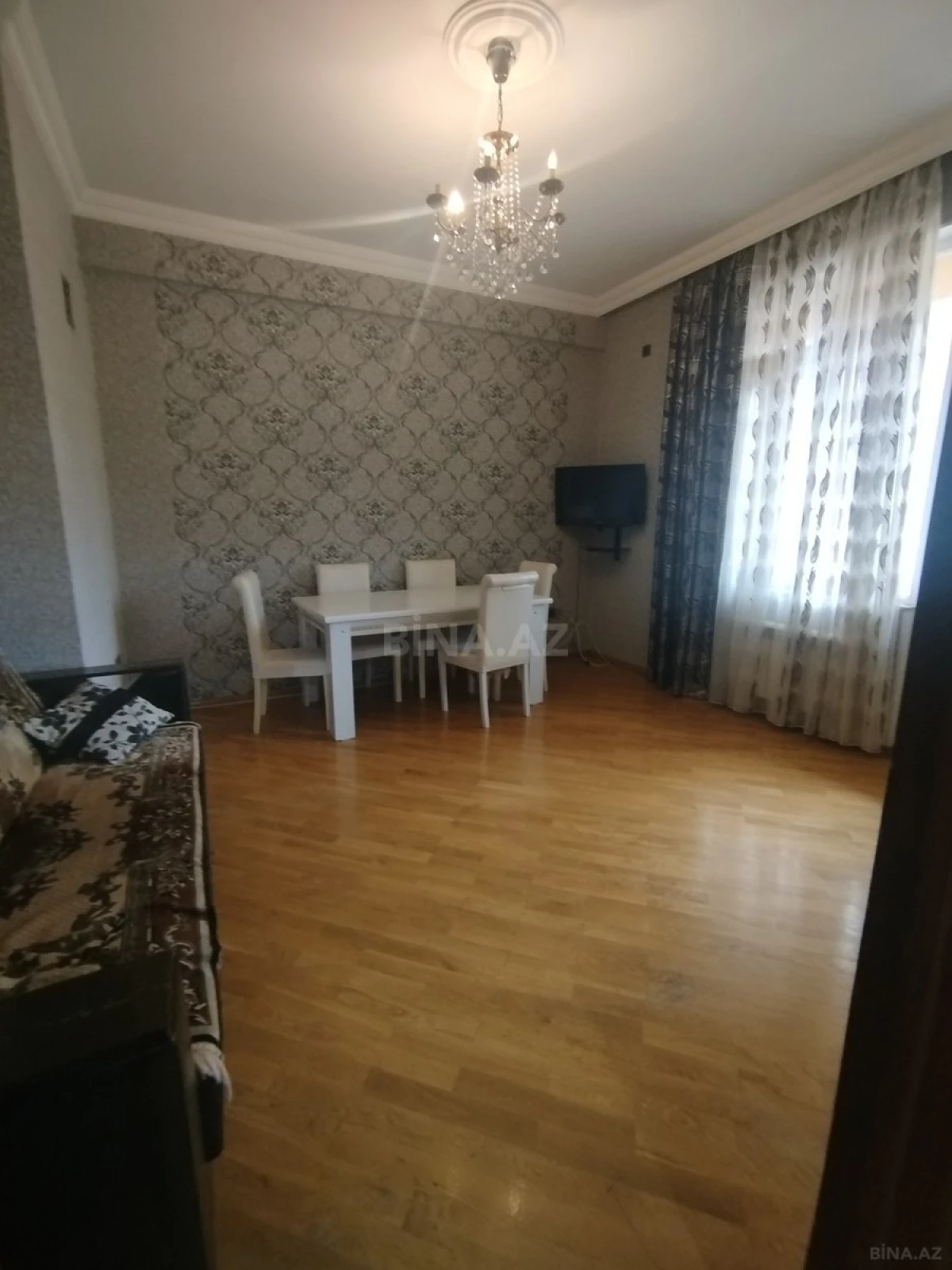 Kirayə verilir 2 otaqlı mənzil 75 m²