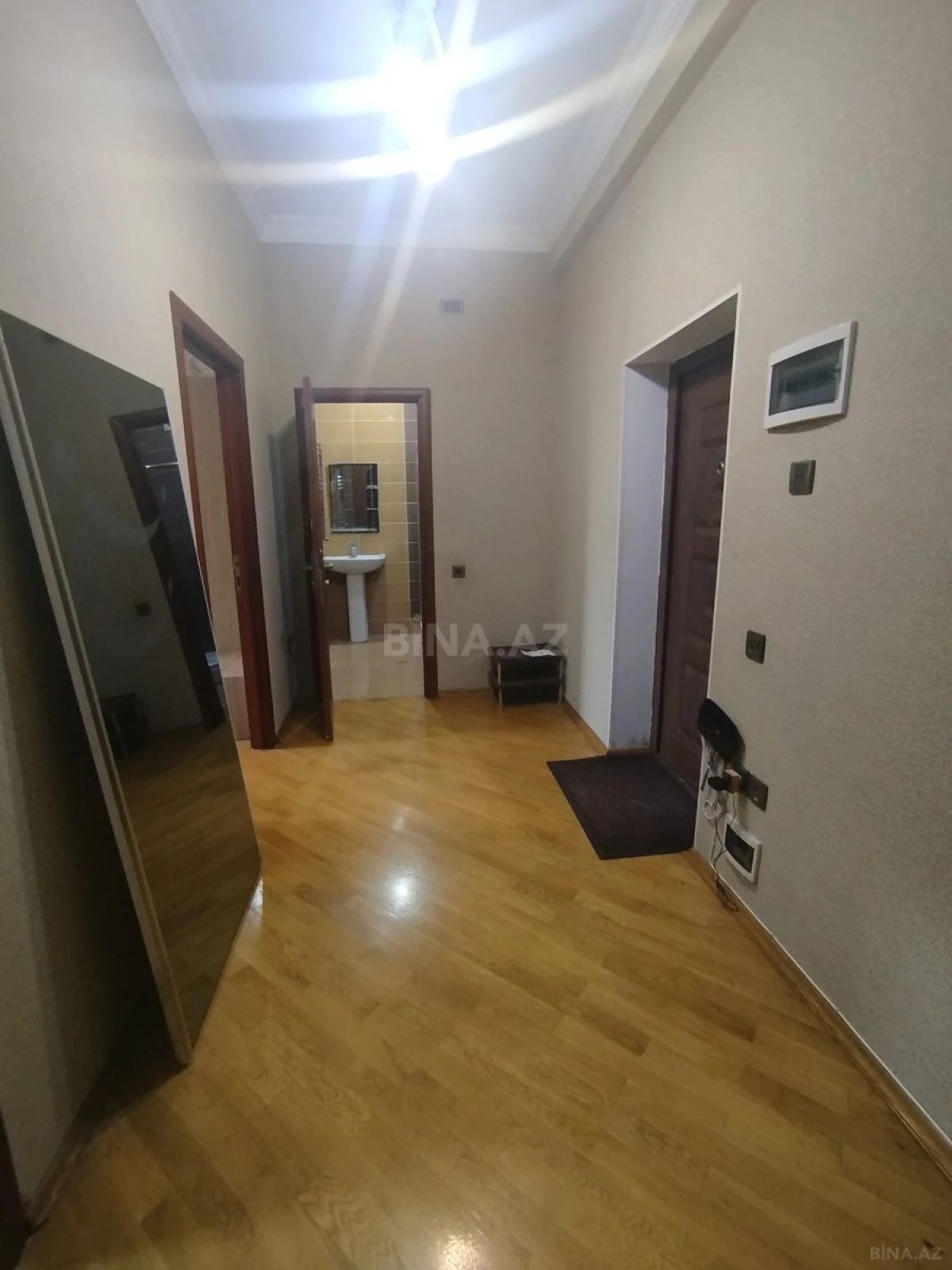 Kirayə verilir 2 otaqlı mənzil 75 m²