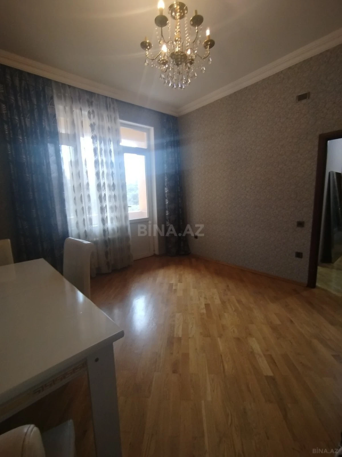 Kirayə verilir 2 otaqlı mənzil 75 m²
