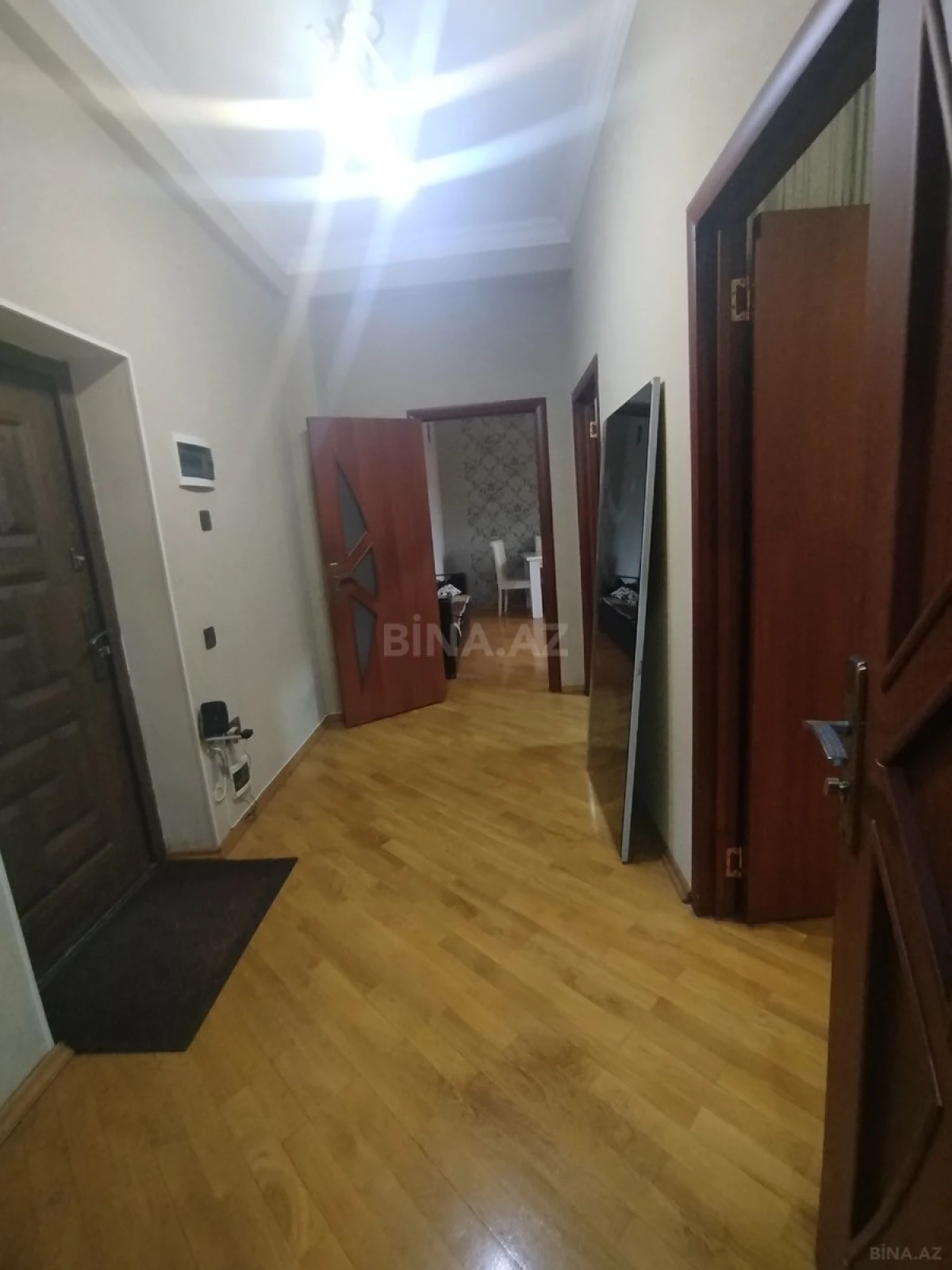 Kirayə verilir 2 otaqlı mənzil 75 m²