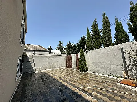 Satılır 7 otaqlı həyət evi 270 m²